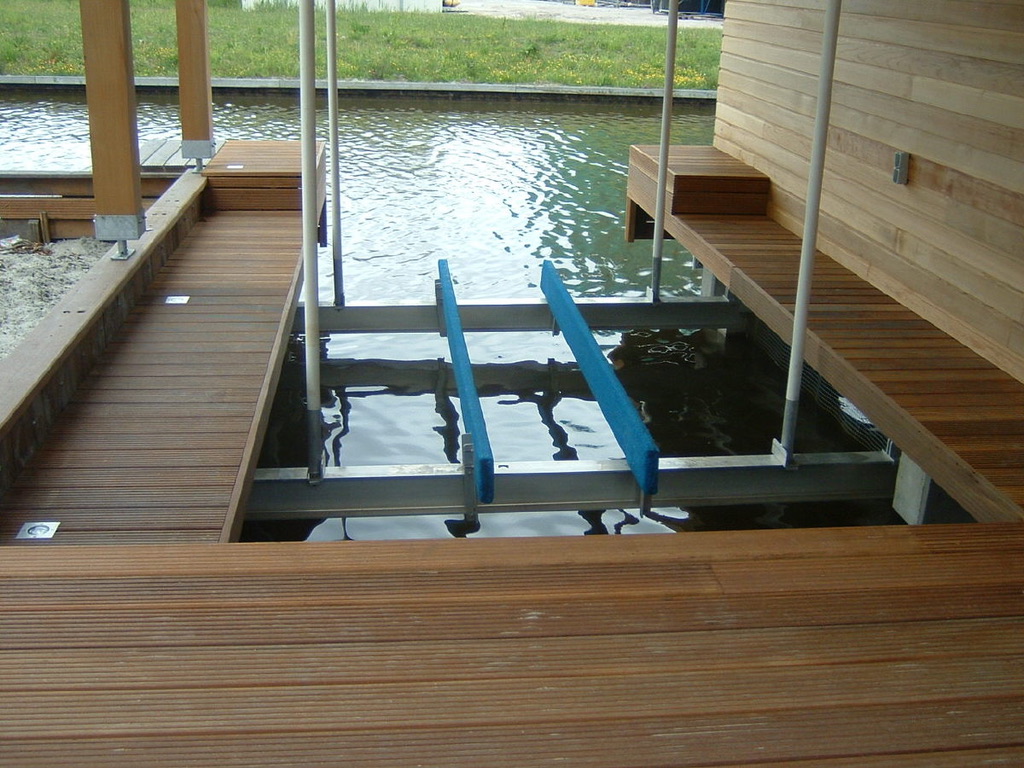 Båthuslyft installation