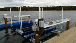 Stolplyft för två båtar