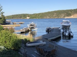 10 tons hydraulisk lyft + en brygglyft på Lidingö