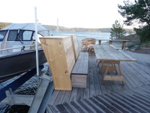 Built-in dock lift
