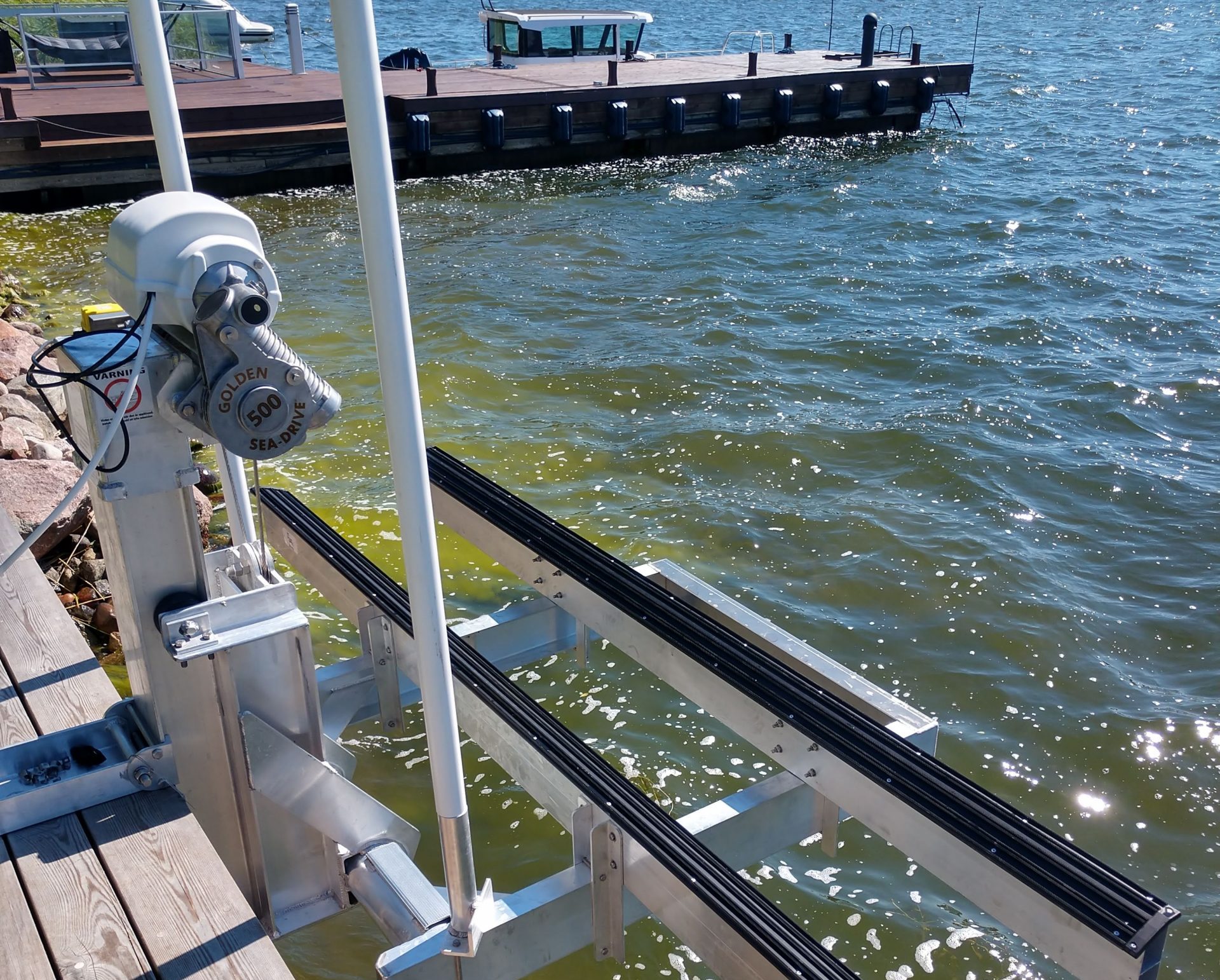 Snowmobile lift (1-post dock lift 1.4 tons)